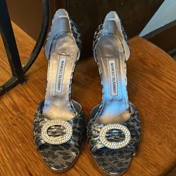 Manolo Blahnik D’Orsay pumps in silver/black leopard print, size EU 39/US 8.5 - Picture 6 of 8